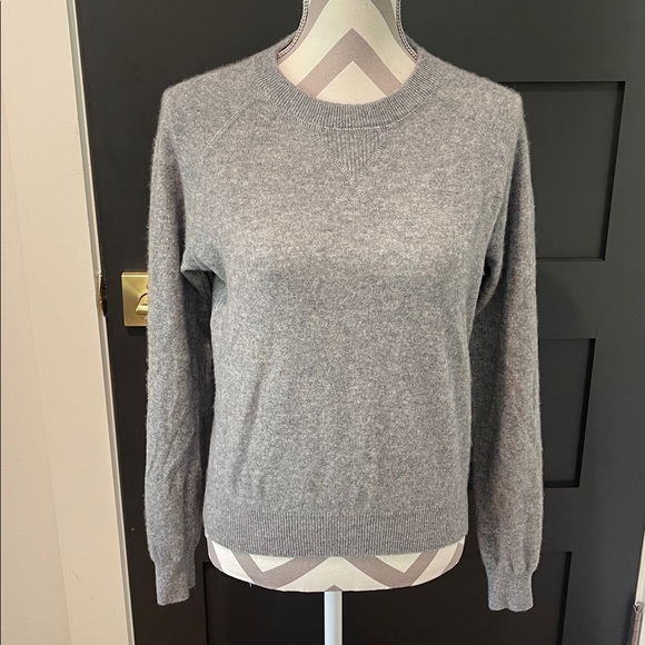 Quince Mongolian Shrunken Cashmere Quiet Luxury Sweatshirt Size M - Picture 2 of 7